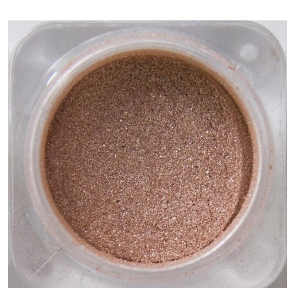 naked cosmetics Other - Item: DESERT SUNSET #DE-02
Single Color